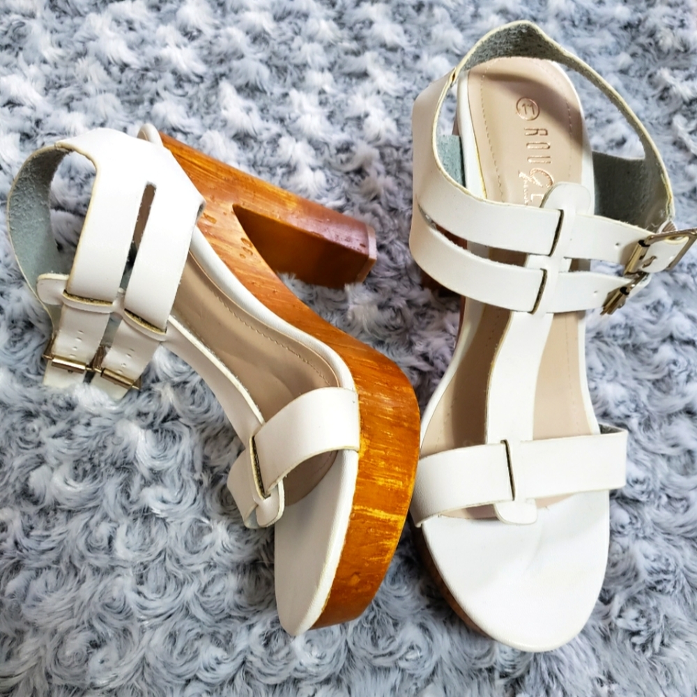 Rouge Helium White clog heels Size 11